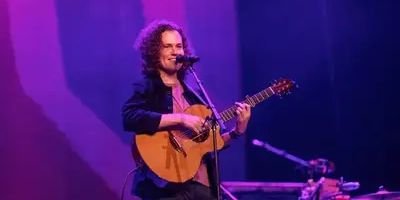 Apr 2: Sam Robbins at Buttonball Barn in South Egremont, MA